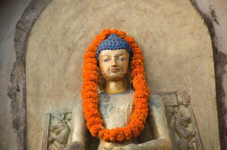 Téléchargez les photos : Statue de Bouddha au temple Mahabodhi, Bodhgaya, Bihar, Inde - en image libre de droit