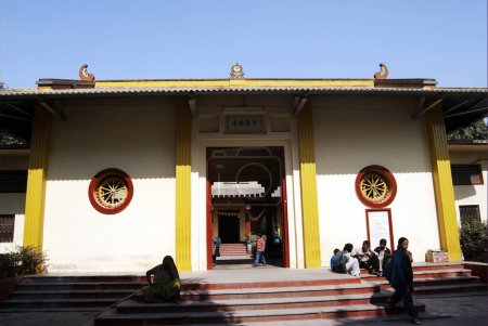 Foto de Templo budista chino en Sarnath, Uttar Pradesh, India - Imagen libre de derechos