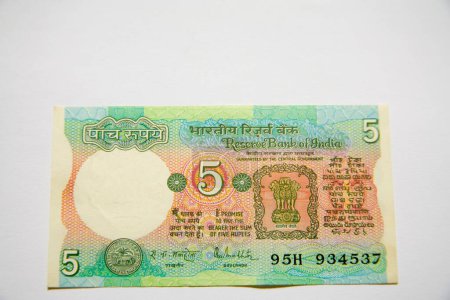 Foto de Moneda india billete de cinco rupias Banco de Reserva Gobierno de la India mostrar la parte delantera - Imagen libre de derechos