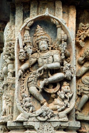 Gott Shiva Statue auf Hoysaleswara Tempel geschnitzt; Halebid Halebidu; Hassan; Karnataka; Indien