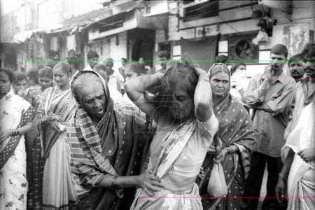 Téléchargez les photos : Devdasi fête le festival Yellamma à Kamathipura, Bombay Mumbai, Maharashtra, Inde - en image libre de droit