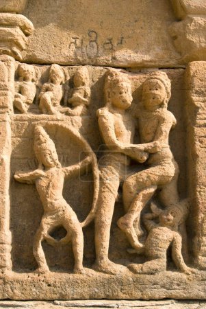 Vali-Sukriva-Kampf; Rama-Pfeil; Skulpturen im Papanatha-Tempel 8. Jahrhundert, Mukteswara gewidmet; UNESCO-Weltkulturerbe; Pattadakal; Karnataka; Indien