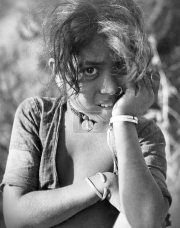 Foto de Retrato de india rural pobre chica India 1940 - Imagen libre de derechos