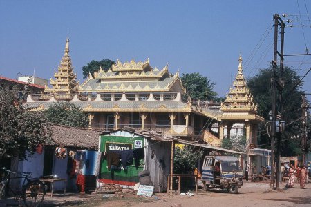 Foto de Vista del monasterio birmano, Bodh Gaya, Bihar, India, Asia - Imagen libre de derechos