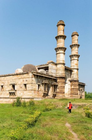 Téléchargez les photos : Patrimoine mondial de l'UNESCO Champaner Pavagadh ; Kevada Masjid construit par Mahmud Begdas Umrao ; Champaner ; Panchmahals district ; Gujarat ; Inde ; Asie - en image libre de droit
