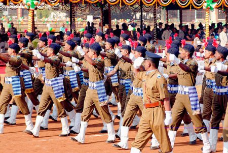 Téléchargez les photos : Jour de la République, Corps national des cadets indiens préparé, Bombay maintenant Mumbai, Maharashtra, Inde - en image libre de droit