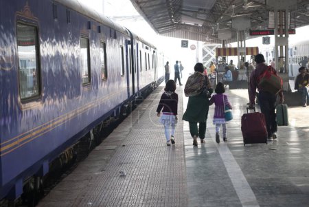 Téléchargez les photos : Tundla gare, uttar pradesh, Inde, Asie - en image libre de droit