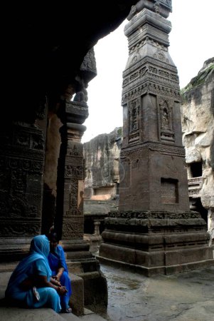Foto de Pilar en el templo de Kailash; cuevas de Ellora; Aurangabad; Maharashtra; India - Imagen libre de derechos