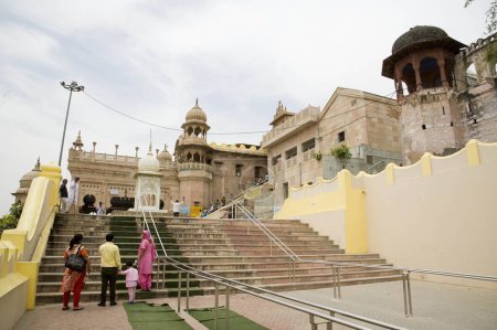 Téléchargez les photos : Temple Shri radha rani, mathura, uttar pradesh, Inde, Asie - en image libre de droit