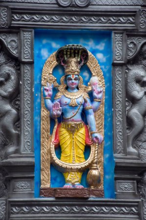 Téléchargez les photos : Idole du Seigneur Vishnu décoration pour le festival Ganpati à Pune Maharashtra Inde Asie 2011 - en image libre de droit