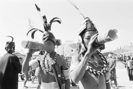 Foto de Wancho tribal drinking local brewed liquor or dancing, Arunachal Pradesh, India 1982 - Imagen libre de derechos