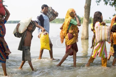 Foto de Inundación del río Kosi en el año 2008 que en su mayoría hizo sufrir por debajo de la línea de pobreza en el distrito de Purniya; Bihar; India - Imagen libre de derechos