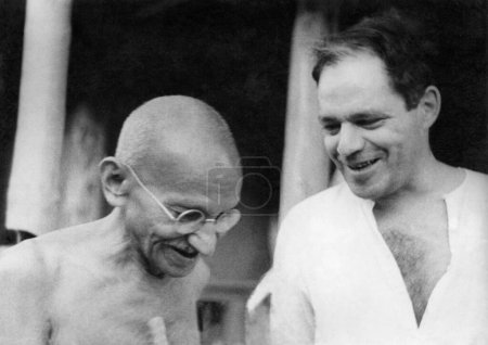Foto de Mahatma Gandhi y el periodista estadounidense Louis Fischer en Sevagram Ashram, junio de 1942 - Imagen libre de derechos