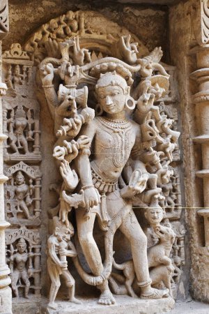 Bhairav-Shiv; Rani ki vav; Schritt gut; Steinschnitzerei; Patan; Gujarat; Indien