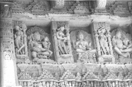 statue Rani ki vav, stepwell, patan, Gujarat, India, Asia