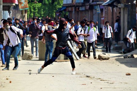 Téléchargez les photos : Les étudiants du Cachemire protestent par la peau de pierre, Cachemire, Inde, Asie - en image libre de droit
