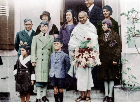 Téléchargez les photos : Mahatma Gandhi lors de sa visite à Villeneuve Montreux, Suisse, 10 décembre 1931 - en image libre de droit