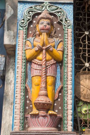 Téléchargez les photos : Statue du Seigneur Hanuman entrée du temple jagannath, puri, orissa, Inde, asie - en image libre de droit