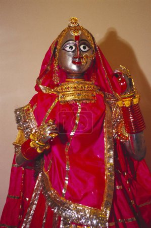 Téléchargez les photos : Statue de Gangaur, festival de Gangaur, fort meherangarh, jodhpur, rajasthan, Inde - en image libre de droit