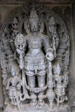 Téléchargez les photos : Statue du Seigneur Vishnu au temple Channakesava Vishnu ; Belur ; district Hassan ; Karnataka ; Inde - en image libre de droit