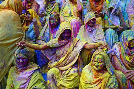 Téléchargez les photos : Veuves célébrant le festival Holi Temple Gopinath, Uttar Pradesh, Inde, Asie - en image libre de droit