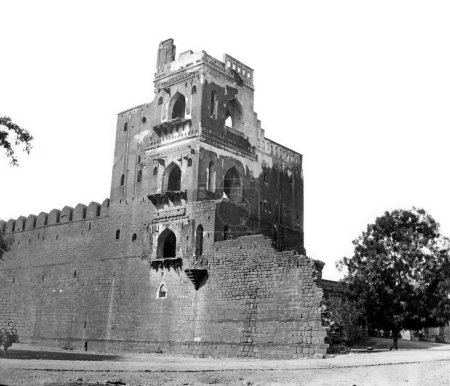 Foto de Vieja diapositiva de la linterna vintage de la torre de San Agustín, Goa, India Asia - Imagen libre de derechos