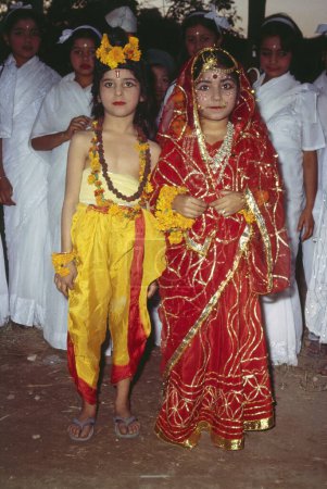 Foto de Ramleela niño artista Rama y sita, Dussera Dusera Festival, India - Imagen libre de derechos