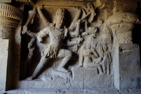 Shiva Seigneur dans les grottes ellora au maharashtra Inde