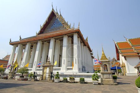 Téléchargez les photos : Wat Phra Chetuphon monastère King Rama one Chakri dynastie 16ème siècle plus grand temple en Thaïlande ; Phra Uposatha chapelle principale ; Thaïlande ; Asie du Sud-Est - en image libre de droit