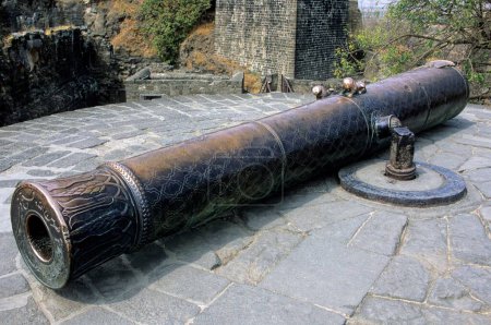Huge Cannon mendha ( A ramport) , Daulatabad Fort ,  Aurangabad , Maharashtra , India
