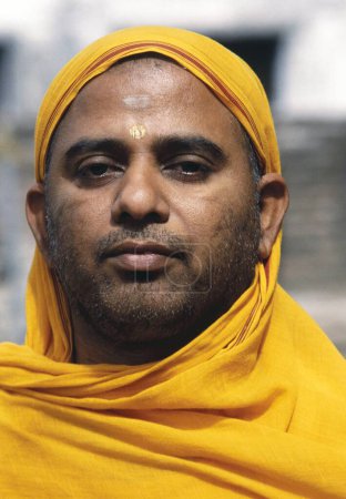 Téléchargez les photos : Portrait de hindu sanyasi, Inde - en image libre de droit