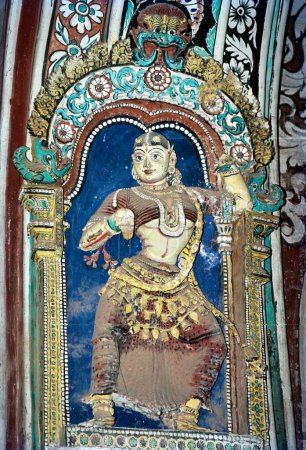 Escultura de bailarina en maratha darbar hall en el palacio de Thanjavur, Tanjore, Tamil Nadu, India
