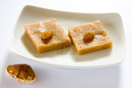 Comida india; dulce singhada shenghada ka halwa burfi agua caltrop harina forma cuadrada pudín bonbon trapa bispinosa
