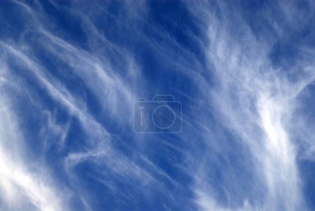 Foto de Cielo azul y nubes blancas; Pune; Maharashtra; India - Imagen libre de derechos