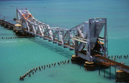 Pont ferroviaire sur la mer à Rameswaram, Tamil Nadu, Inde