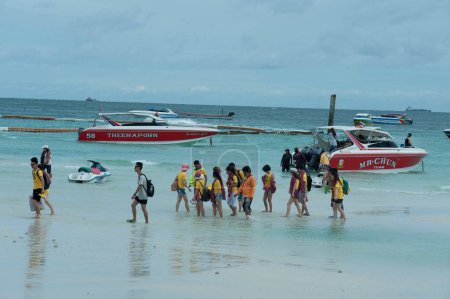 Téléchargez les photos : Touriste à la plage, pattaya, thailand, asie - en image libre de droit
