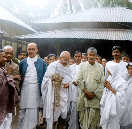 Foto de Mahatma Gandhi durante una gira a Bengala en Malikanda Gandhi Seva Sangh, India, Asia, mayo de 1939 - Imagen libre de derechos