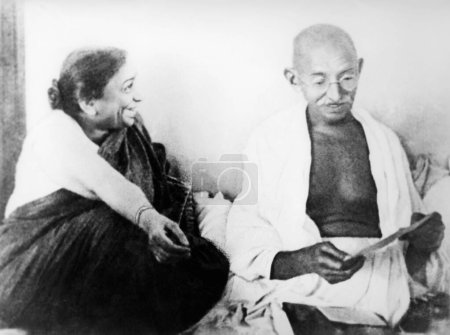 Foto de Mahatma Gandhi y Sarojini Naidu en Birla House, Mumbai, 1944 - Imagen libre de derechos