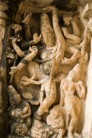 Statue d'Urthavathandava Siva ; temple Kailasanatha en grès construit par le roi Pallava Narasimhavarman & son Mahendra huit siècle à Kanchipuram ; Tamil Nadu ; Inde