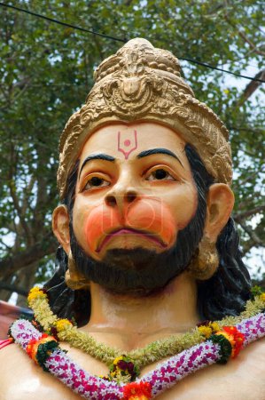 Téléchargez les photos : Statue du seigneur Hanuman à Pune, Maharashtra, Inde - en image libre de droit