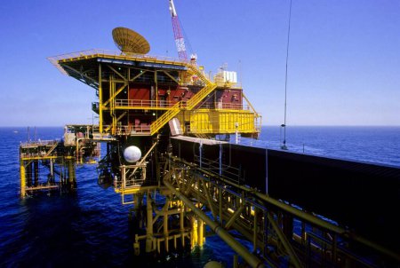 plate-forme pétrolière en mer, Inde