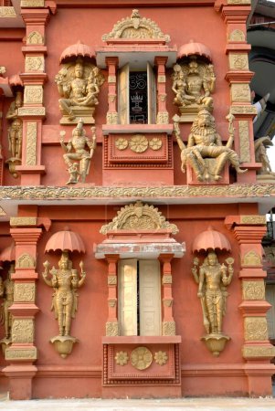 Téléchargez les photos : Temple Shri Ramakrishna ; district de Moodbidri ; Kanara du Nord ; Karnataka ; Inde - en image libre de droit