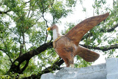 Téléchargez les photos : Statue d'aigle ; Kerala ; Inde - en image libre de droit