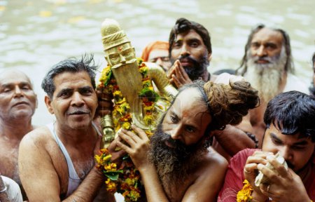 Téléchargez les photos : Dévots sikhs au festival Kumbh mela Nasik Maharashtra Inde - en image libre de droit