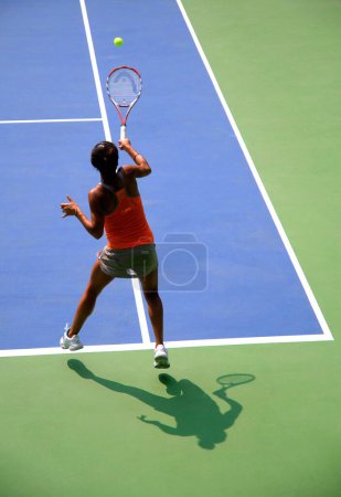 Foto de Heather watson jugando tenis; Pune; Maharashtra; India 18-October-2008 - Imagen libre de derechos