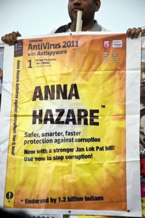 Foto de Anna Hazare Patrocinadores con póster en ramlila maidan Nueva Delhi India Asia - Imagen libre de derechos