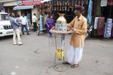 Téléchargez les photos : Fournisseur de thé, pushkar, rajasthan, Inde, Asie - en image libre de droit