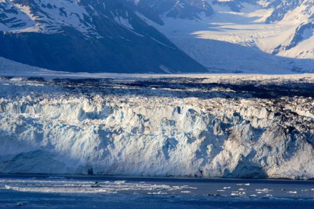 Foto de Glaciar Hubbard; El glaciar de marea más largo de Alaska; Parque Nacional Saint Elias; Bahía de desencanto; Alaska; Estados Unidos de América - Imagen libre de derechos