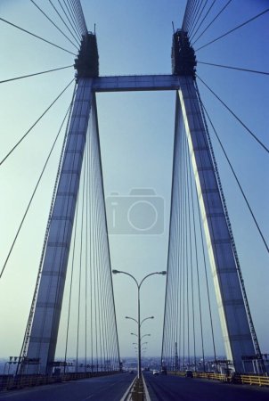 Téléchargez les photos : Nouveau pont Howrah (Vidyasagar Setu) ; Calcutta ; Bengale occidental ; Inde - en image libre de droit