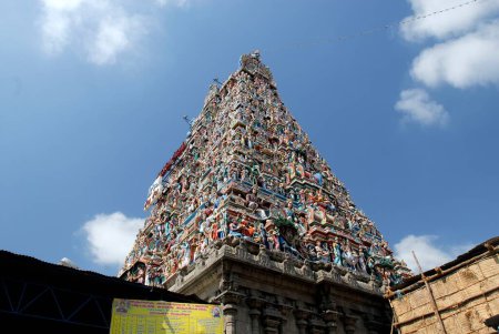 Foto de Torre del templo de Rajagopuram del templo de Kapaleswara Shiva; Mylapore; Chennai; Tamil Nadu; India - Imagen libre de derechos